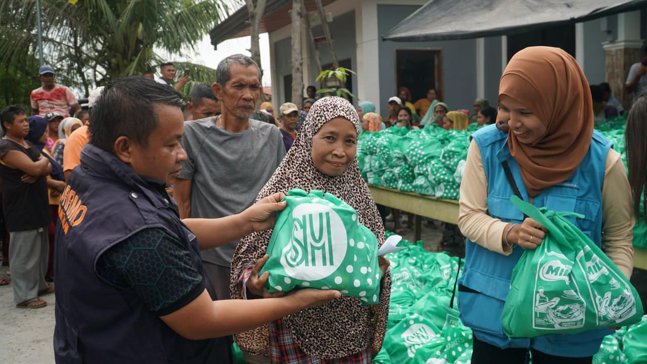 Food packs for flood victims
